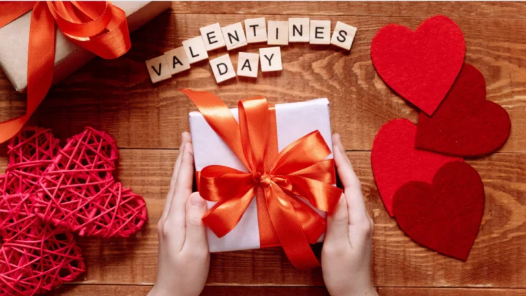 Best Valentine’s Day Gifts for Her (Romantic, Luxury & Unique Ideas) details