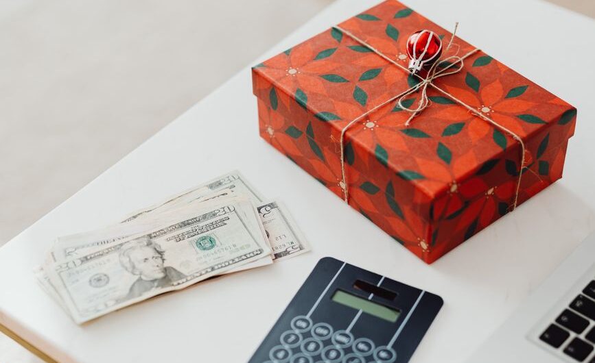 Gifts That Feel Expensive Without Costing Much: 10 Budget-Friendly Ideas