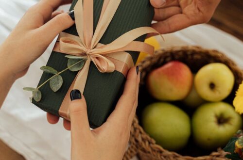 Housewarming Gift Etiquette: What to Bring, How Much to Spend, and What to Avoid