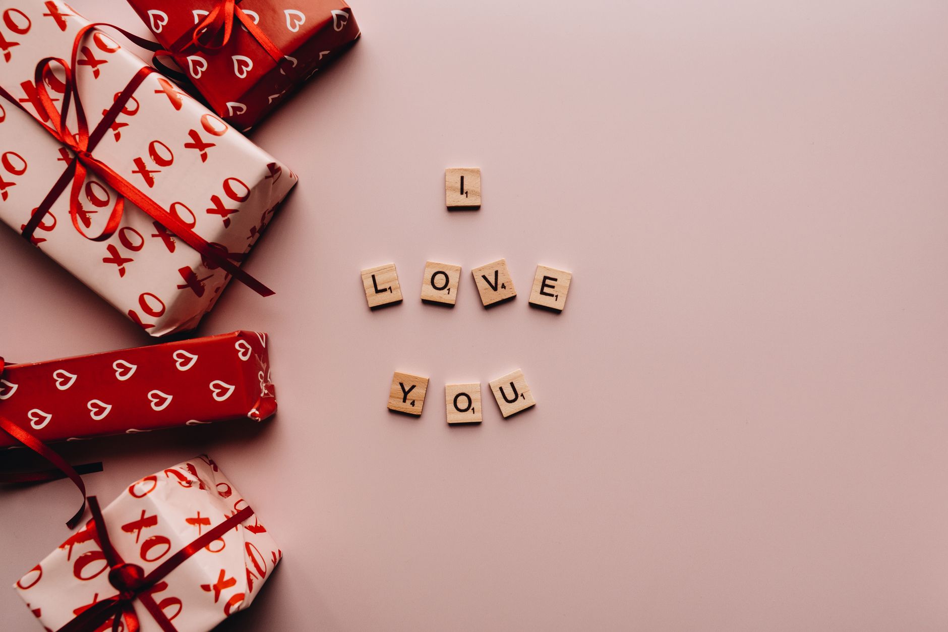 How Much Should You Spend on Gifts? A Practical Guide by Relationship and Occasion 2026