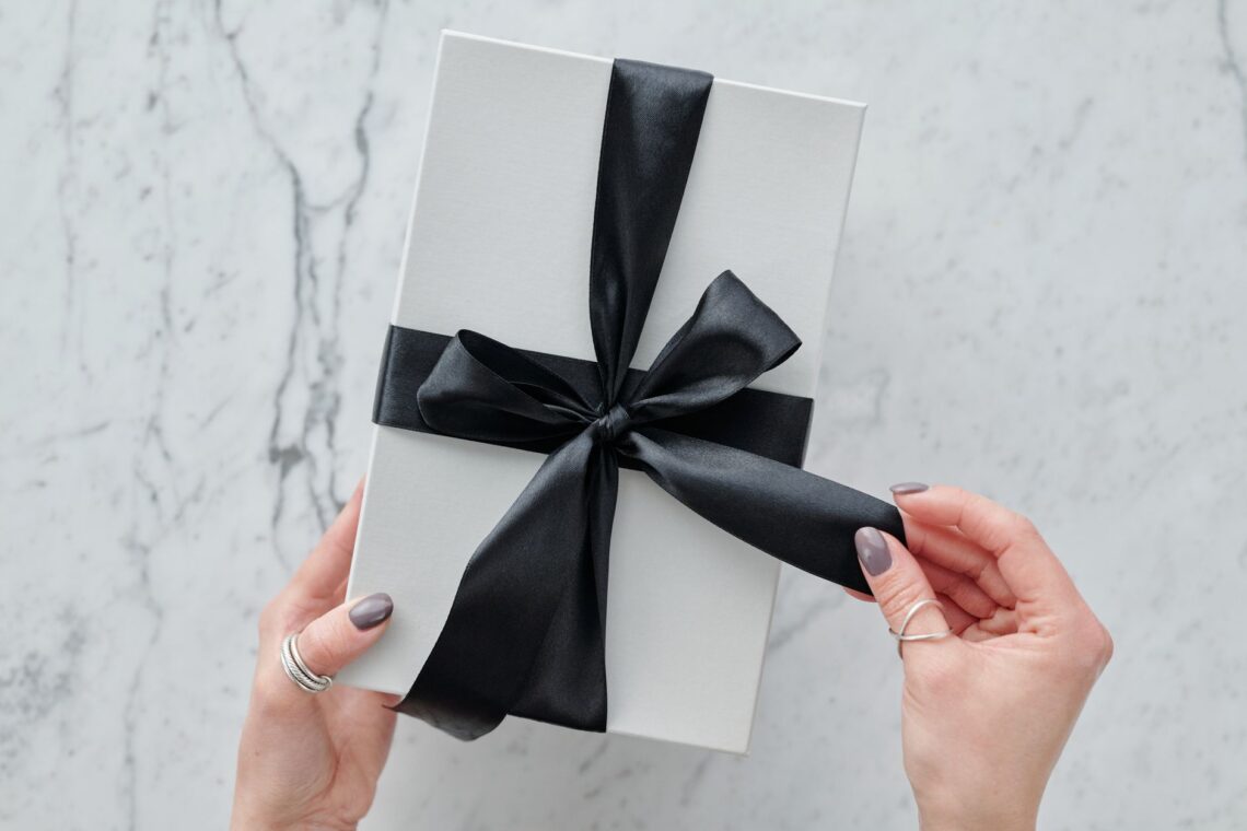 Minimalist Gift Wrapping Ideas That Look Premium: 7 Elegant Styles for a Luxe Finish