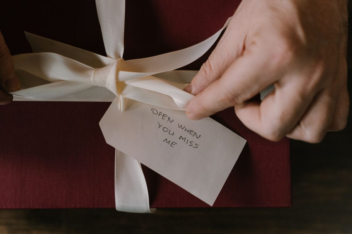 Personalized Gifts That Create Emotional Connection: Meaningful Ideas That Feel Truly Thoughtful