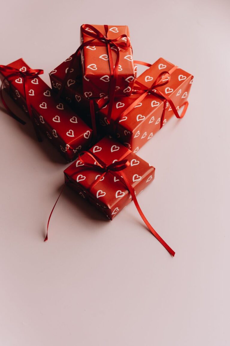 Practical vs Sentimental Gifts: How to Choose the Perfect Thoughtful Present